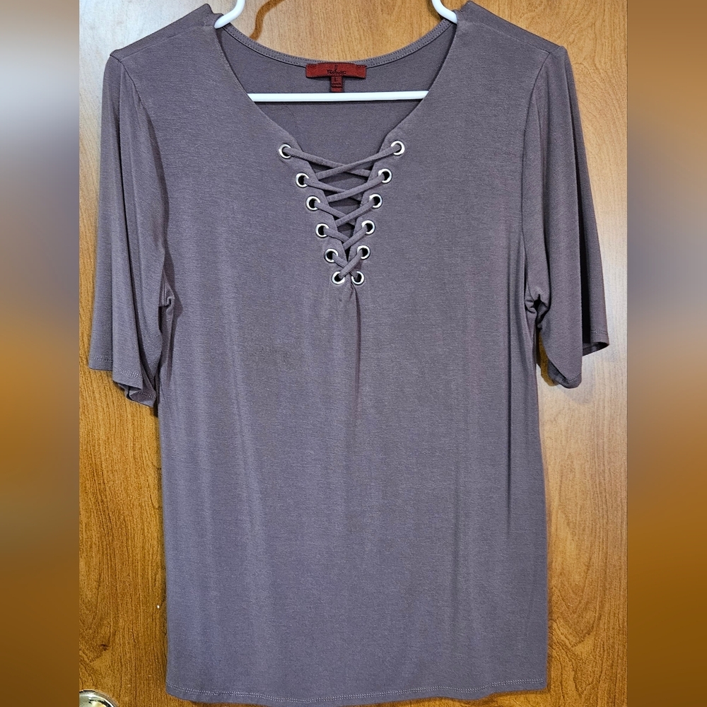 Madewell Lace-Up Short Sleeve Tee in Mauve Brown